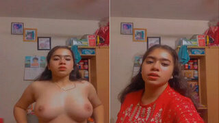 Sexy Desi Girl Shows Her Boobs | FSI Blog
