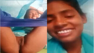 Desi Village Girl Shows Her Pussy | Viral MMS Desi