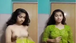 Desi Girl Shows Her Boobs | FSI Blog