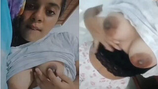 Desi Girl Shows Boobs | Viral MMS Desi