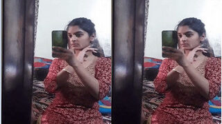 Sexy Desi Girl Shows Her Boobs | FSI Blog